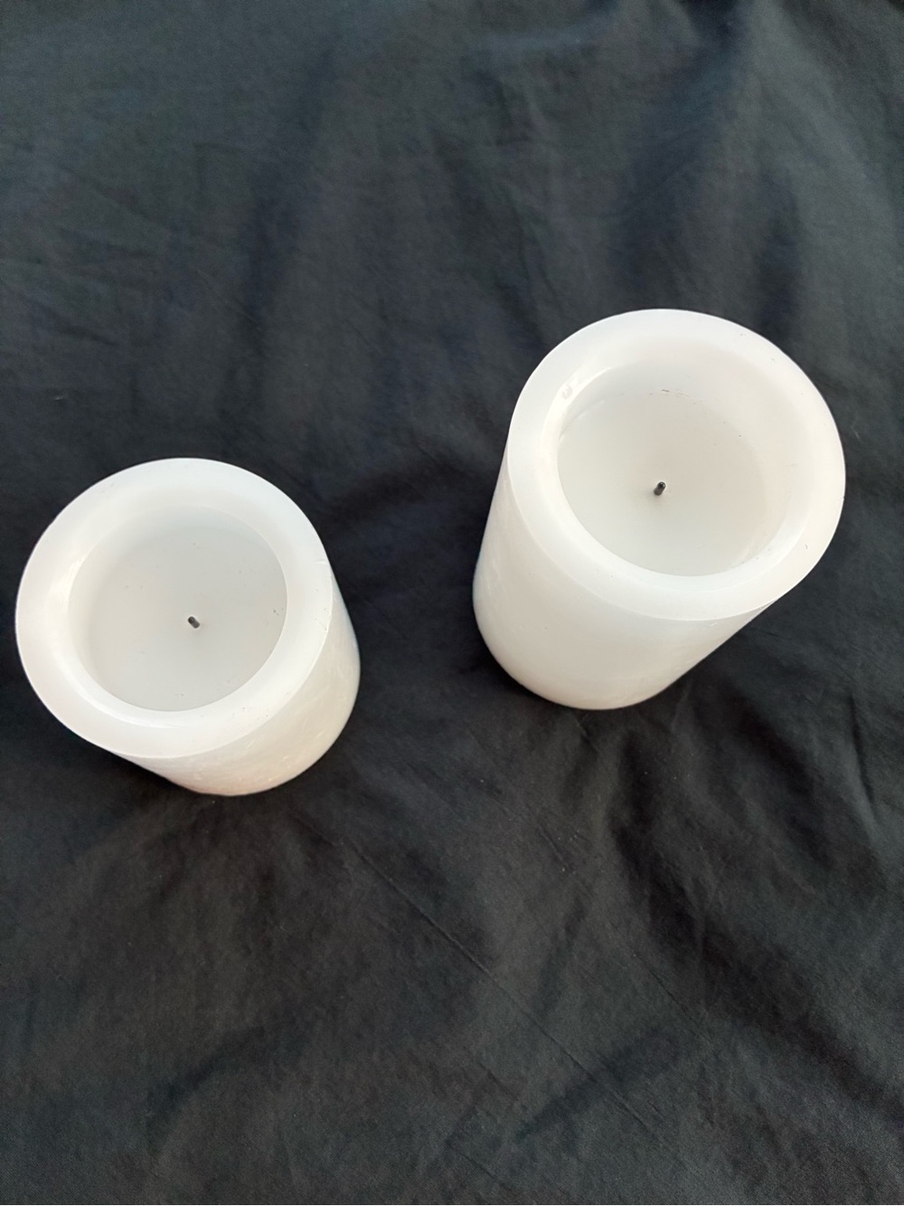 White Pillar LED Candle Set - Unbranded battery powered (AA batteries not inclu)